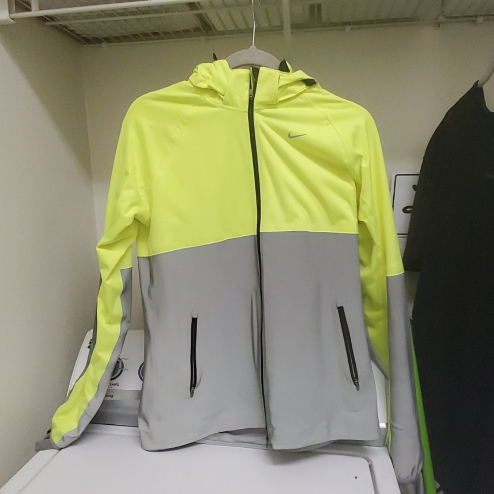 Nike Shield Flash running jacket
